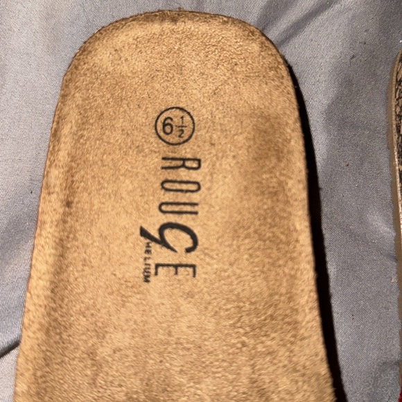 Red Bow Sandals - Picture 4 of 4